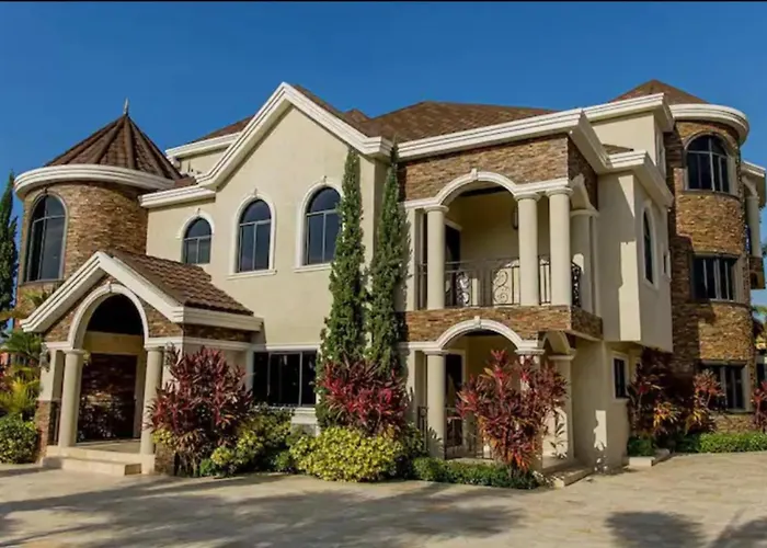 Furnished In Jamaica Lodge *