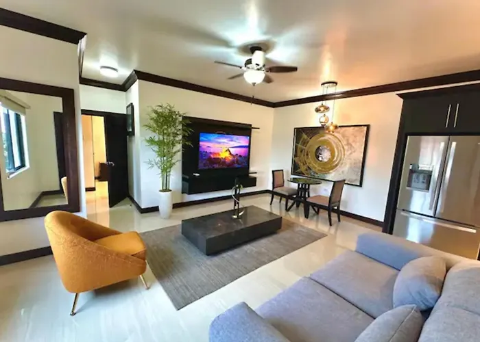 Furnished In Jamaica Lodge