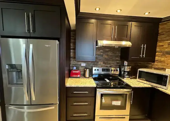 Furnished In Jamaica Lodge *
